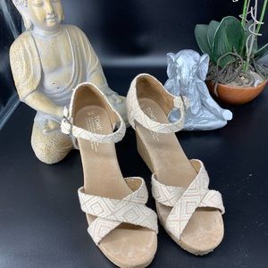 Toms Espadrilles EUC
